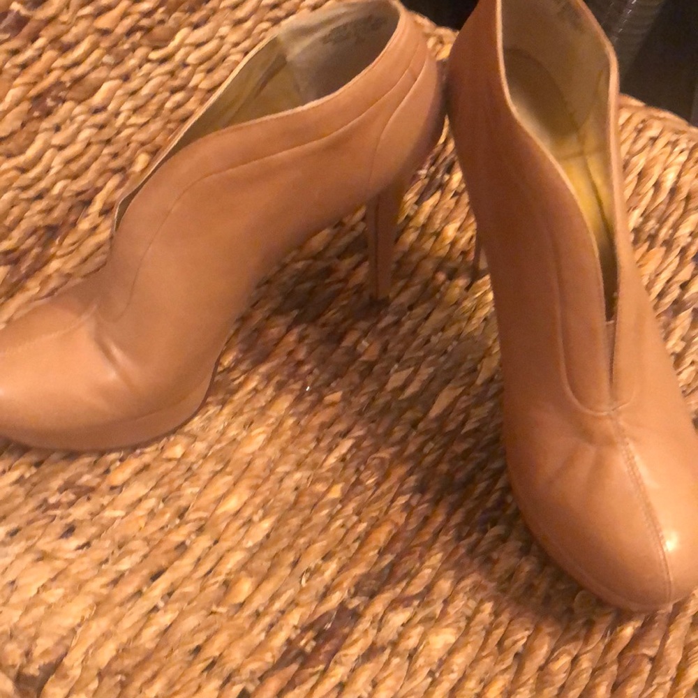 Heel boots